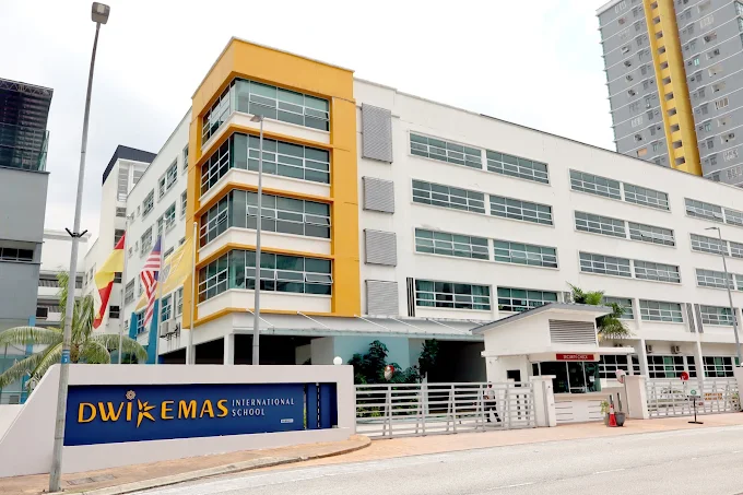 Dwi Emas国际学校